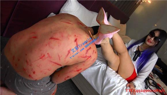 超狠高跟鞋殘忍暴踹