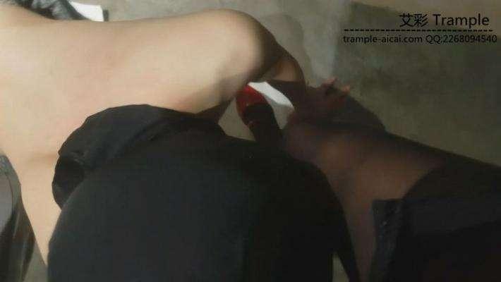 城市温泉美女技师的初次调教