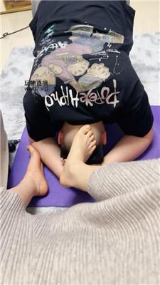 【埋汰】玉足脚下踩健身教练【上】 bf50938