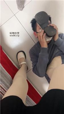 【莹莹】磕头求主人耳光踩踏-骑马  JS250320-5