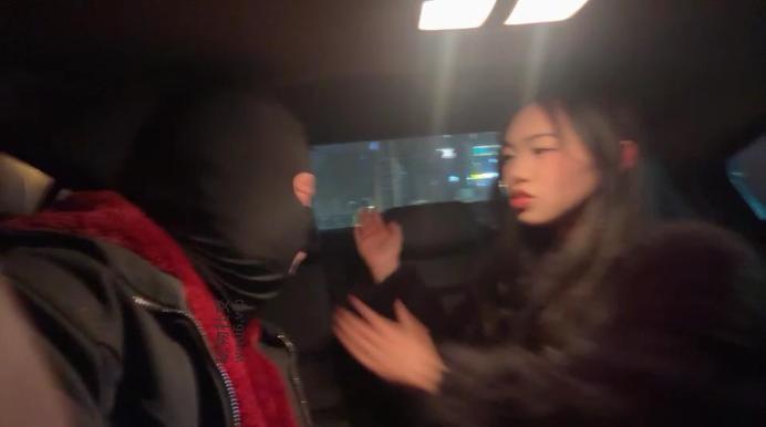 【素人挖掘机】路边开发车内调-运动鞋白袜 JS250114-21