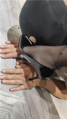 【peipei】长腿模特深夜黑丝高跟诱惑调