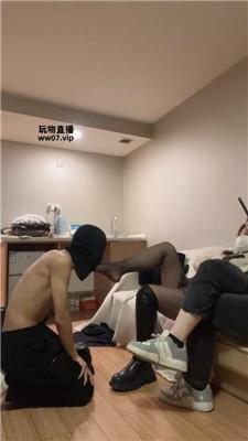 【00后情侣】情侣主-长靴黑丝玩虐骚绿帽【双视角版】 JS250414-23