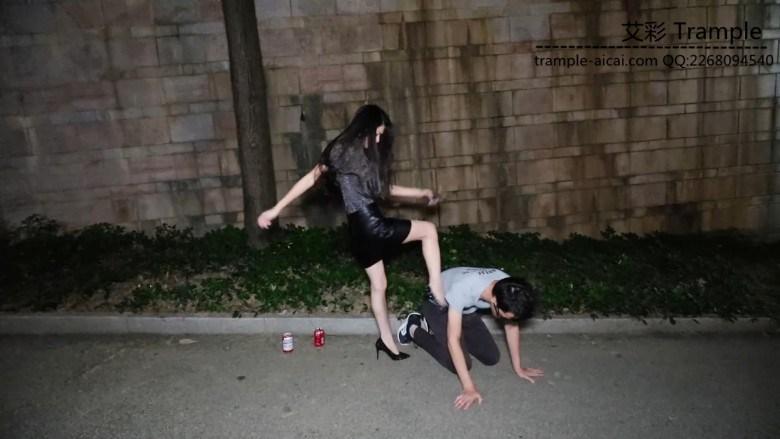 〖H.P.L栖心之栈〗—芷晴深夜羞辱醉汉