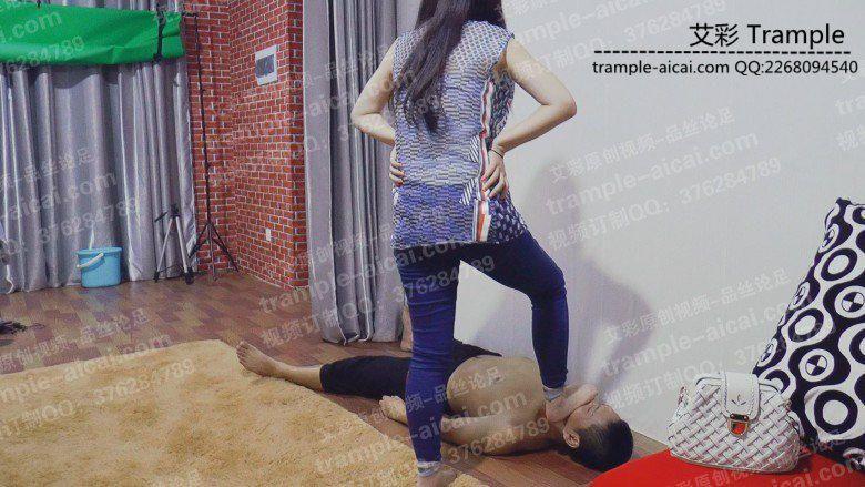 邻家大侄女踩踏练习