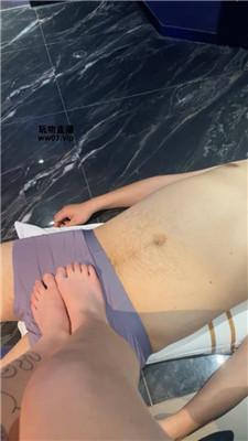 【小凤梨】纹身小妹的脚奴才 JS250311-26