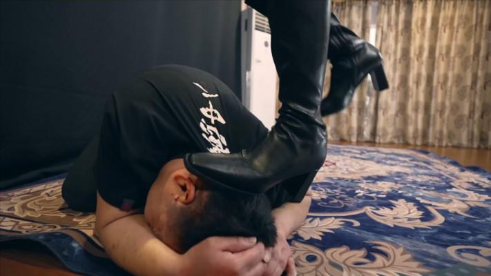 〔Magic︱Mirror 魔镜少女〕—星奈长靴暴踩跟踪狂