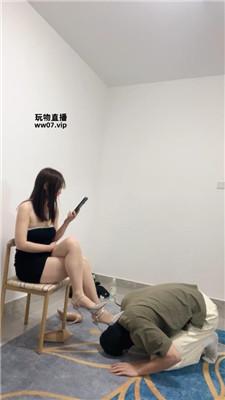 【微笑】肉丝美腿虐贱奴 bf51711