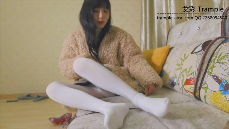 偷闻舔白丝白袜