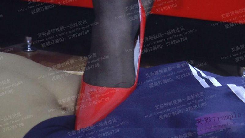 女女-妞妞踩踏羞辱贱货班长