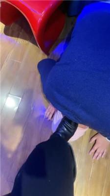 【毛绒月亮】长靴提档/抽耳光/踩踏闻白袜/脚插嘴