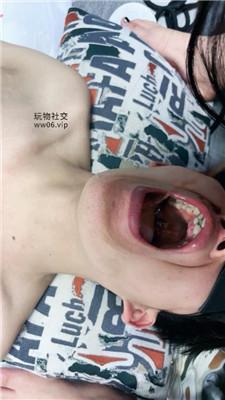 【大小姐s】闻着臭鞋子发骚犯贱 JS250222-28