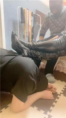 【佳琪女王】夫妻主长靴踩虐绿帽-反绑口球塞嘴