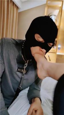 【伯爵】吊绑/骑马爬行/裸足恋足舔/鞭打