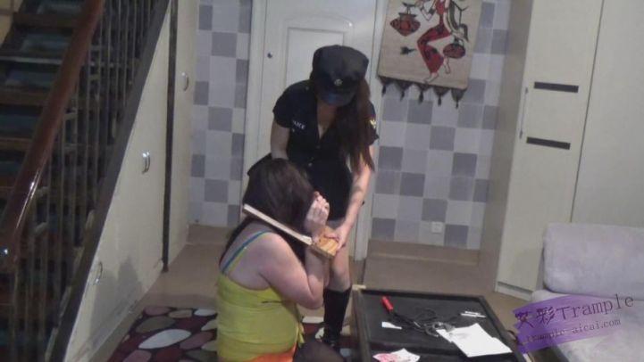 【品丝阁】女王严惩变装小偷