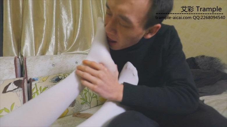 偷闻舔白丝白袜