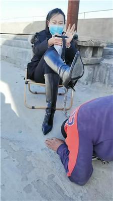 【斯羽情侣主】户外狗链拴狗虐【双视角版】  JS250329-6