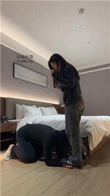 【子熙大人】舔运动鞋白棉袜/踩踏/喂口水【双视角版】 bf50593