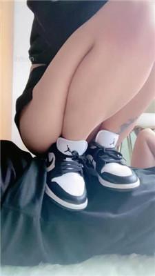【路子】运动鞋全体重踩踏