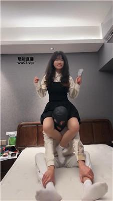 【猴歌】骑马骑脖-白袜脚踩踏 bf51709