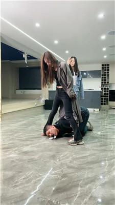 【麋鹿银儿】双S全程压迫-踩头/助跑踢裆 bf52602