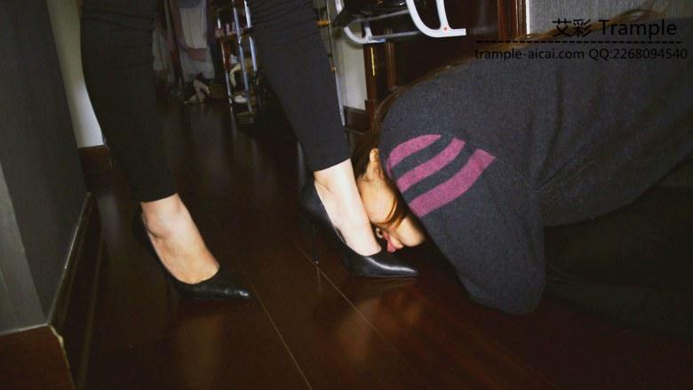 小三欺凌正室当狗做马