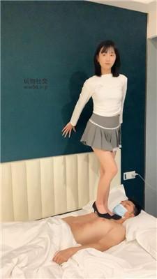【千千】双S-高跟+小白鞋+白袜全体重踩踏 bf49371
