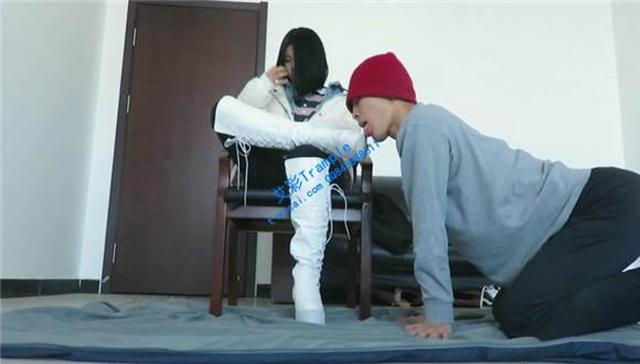 【00后童女主】长靴羞辱舔汗渍棉袜