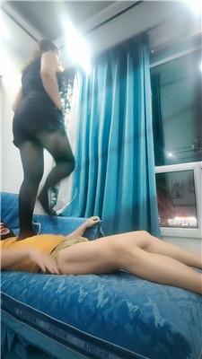 【李老师】黑丝美腿全体重踩踏【双视角版】 bf51312