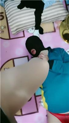 【手机用户8167】寂寞少妇肉丝脚玩虐 JS250420-35