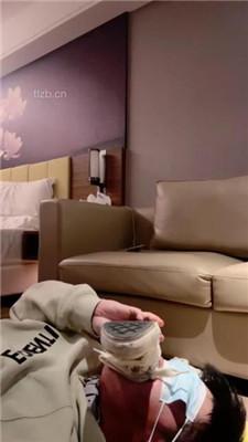 【不知名美女】开发00后修狗-舔鞋底裸足/转胯浓痰/深喉