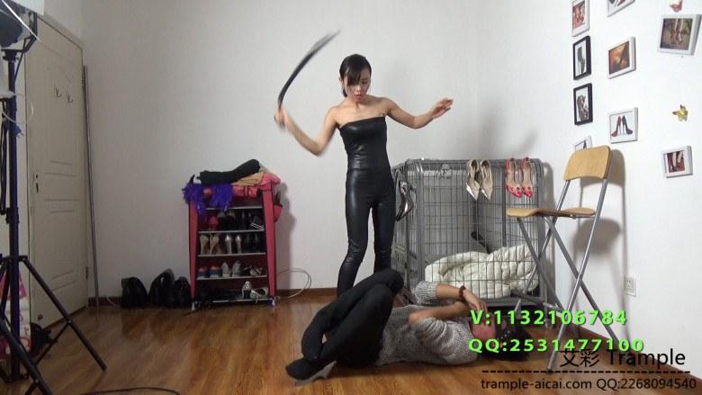 皮衣戏谑小贱狗