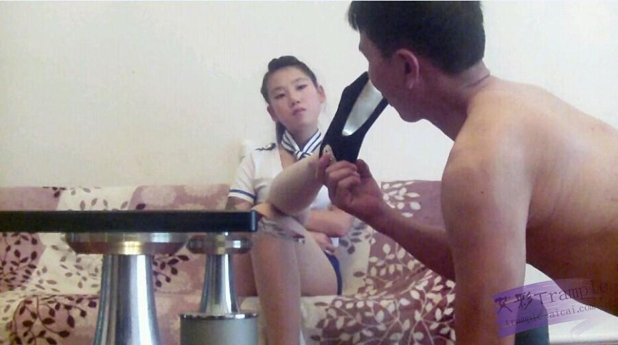 傲柔奶奶清纯学生装调教贱狗