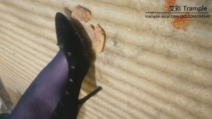 长腿美女主人的调教