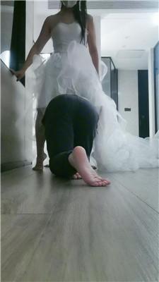 【璃茉】婚纱小主胯下绿帽奴 JS250323-28