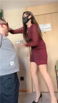 avatar 【若依】木尺训导-舌头擦鞋底/耳光/黑丝脚插嘴【完整版】