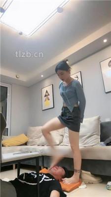 【领主老大】跪舔长靴白袜裸足/白袜塞嘴踩踏