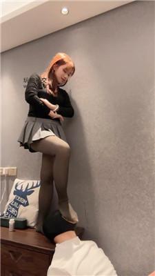 【狗哥】坐脸窒息-居高临下舔脏鞋黑丝 bf49830