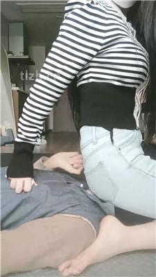 【苏州KK】白袜裸足恋足舔/坐脸窒息