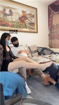 【斯羽情侣主】双奴-臭脚丫羞辱绿帽【双视角版】  JS250401-23