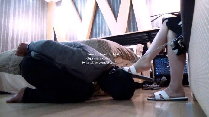 爆打+电击项圈狠虐到真实崩溃沁姐凉拖踩踏鞭打电击 爆打+电击项圈狠虐到真实崩溃沁姐凉拖踩踏鞭打电击