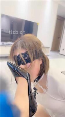 【妆主大大】母畜-鞭打/遛狗爬行/反绑强制舔/物化鞋架