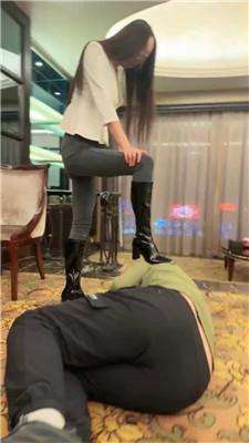 【苒溪】车模S-长靴美腿虐杀贱奴【上】 bf51292