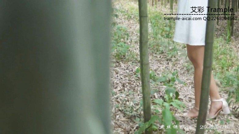 广西某学院大二女生的初次野外调教