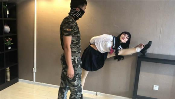 长腿女神的羞辱