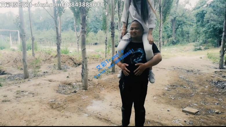 傲柔户外公园虐骑马奴