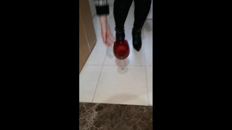 傲柔S赏赐圣水然后暴力踢吐 傲柔S赏赐圣水然后暴力踢吐