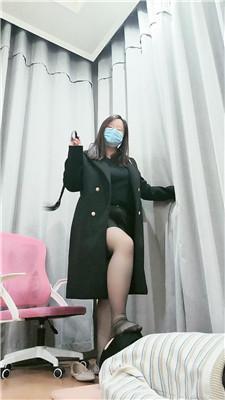 【樊樊大人】舔闻长靴黑丝踩虐地毯奴 JS250106-34
