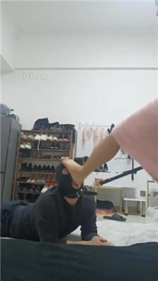 【冷皇】袜子塞嘴暴力踢踹