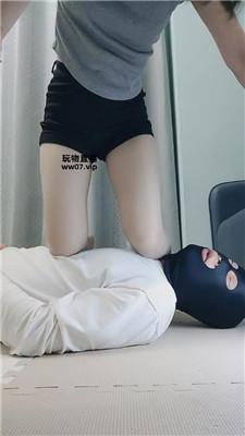 【灵竹】高跟丝袜美腿狂舔 bf52591